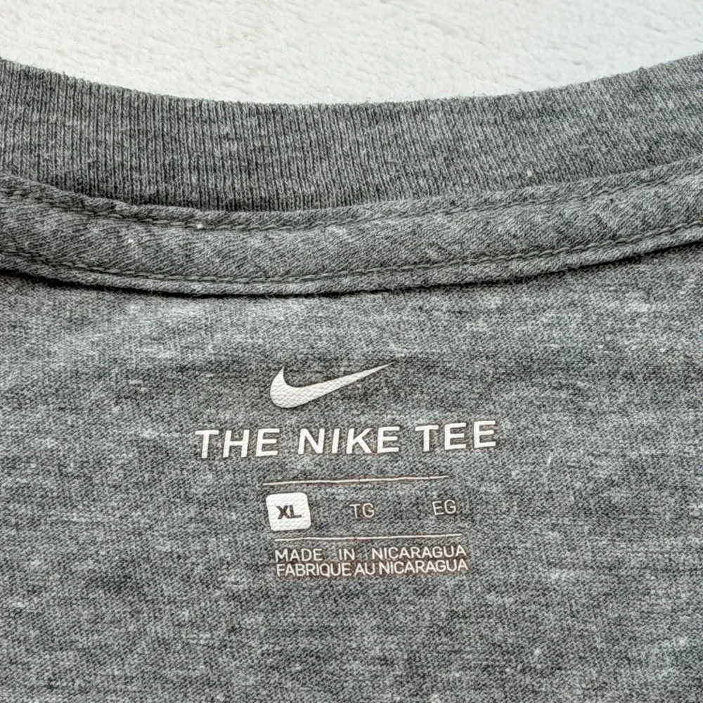Nike Graphic Tee Shirt Women XL Gray Good Script Logo Short Sleeve Cotton Blend‎
